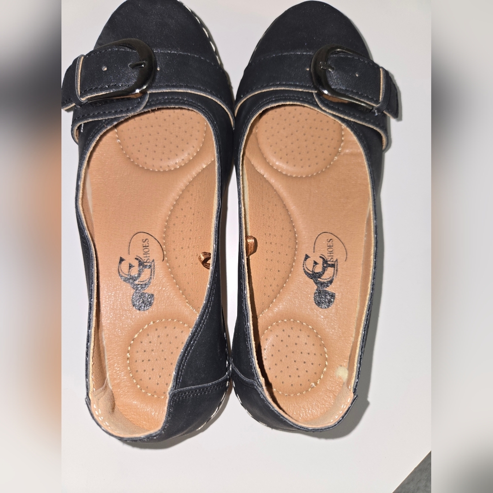 CG Flats Shoes Navy Blue W/ Beige Size 6